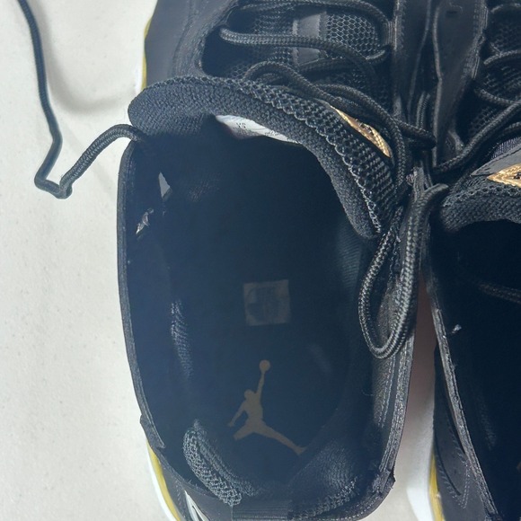 Jordan True Flight Men Size 13 Black Gold Basketball Sneakers Shoes 342964 070 - Picture 10 of 10